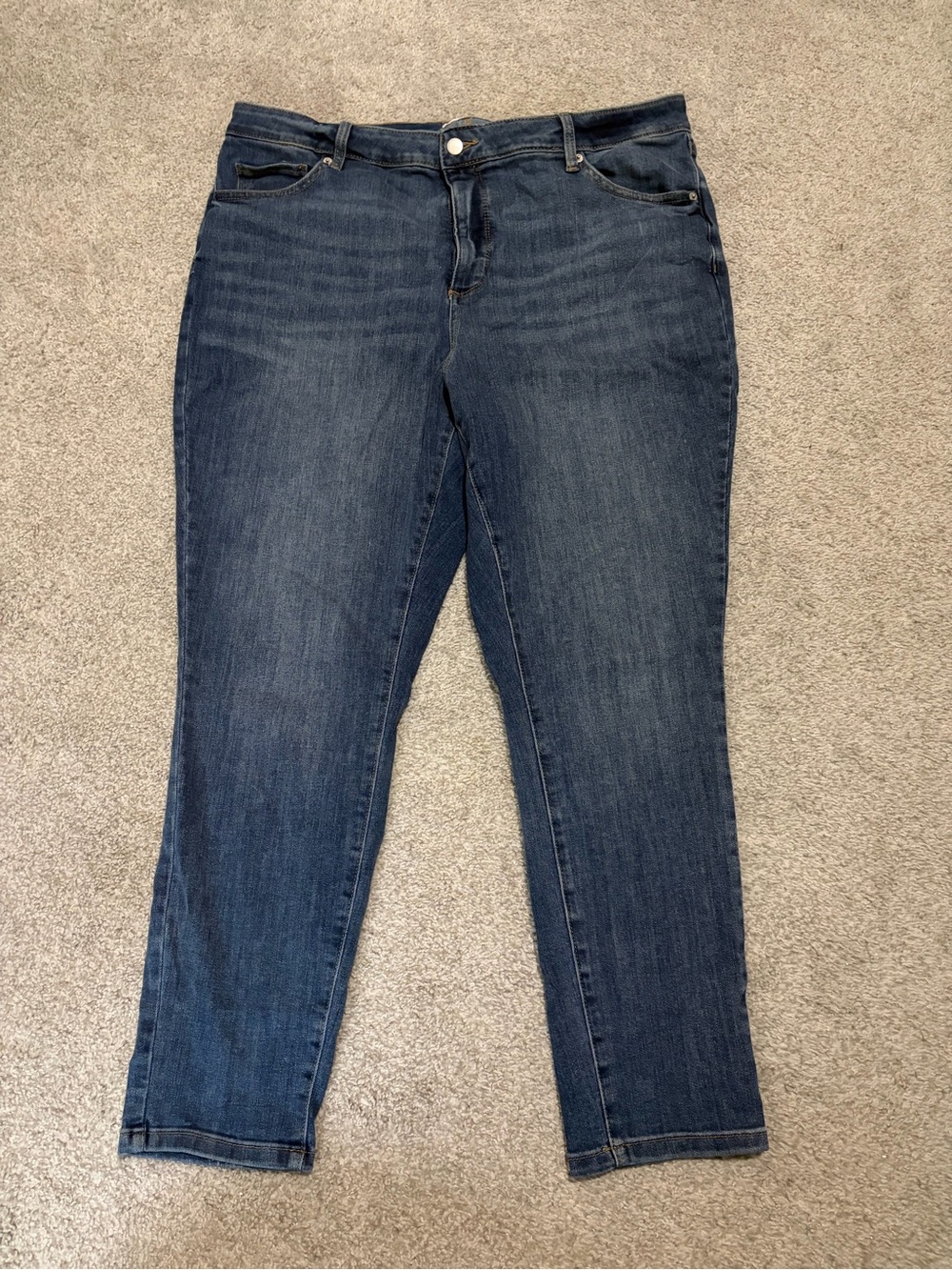 Sonoma Goods For Life Women’s Jeans 18W Medium Wash Straight Leg Stretch Denim